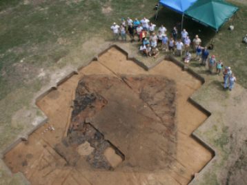Archaeological field team at the excavation of Structure 1 at Alto Pukara.